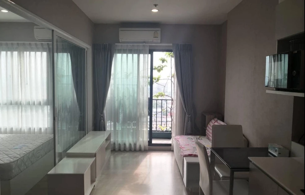 For rent: The Parkland Phetkasem-Thapra, 18th floor, fully furnished and equipped with electrical appliances. Reserve now.