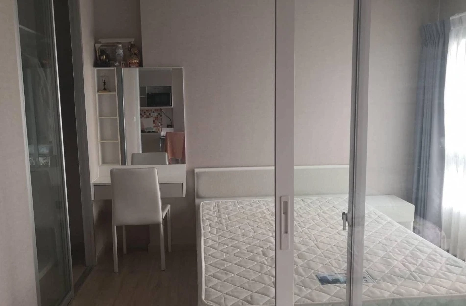 For rent: The Parkland Phetkasem-Thapra, 18th floor, fully furnished and equipped with electrical appliances. Reserve now.