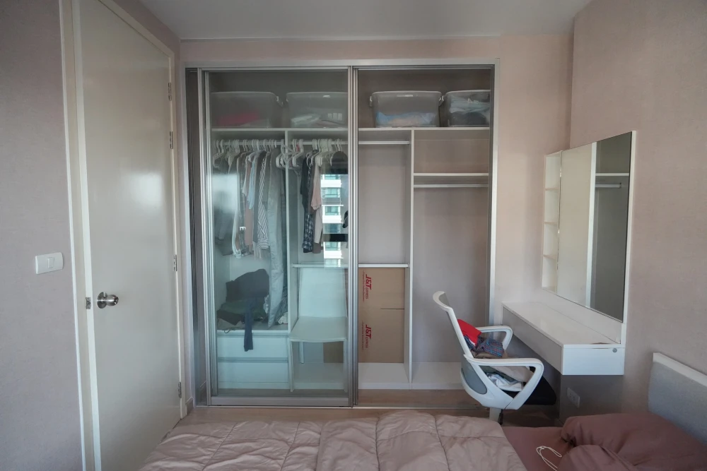 For rent: The Parkland Phetkasem-Thapra, high floor unit, spacious and ready to move in, good ventilation. Book now!