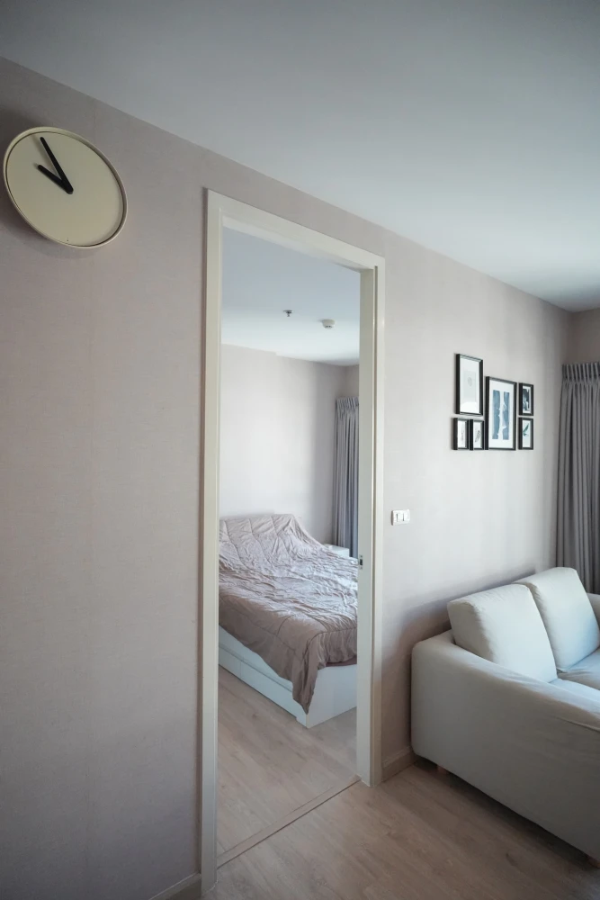 For rent: The Parkland Phetkasem-Thapra, high floor unit, spacious and ready to move in, good ventilation. Book now!