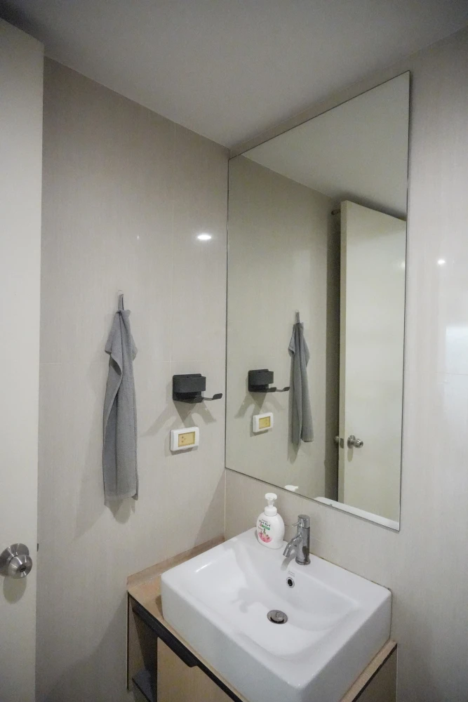 For rent: The Parkland Phetkasem-Thapra, high floor unit, spacious and ready to move in, good ventilation. Book now!