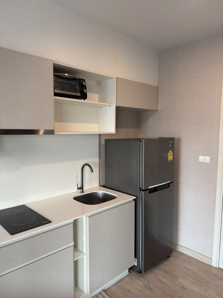 For rent: The Parkland Phetkasem Thapra, high floor unit, fully furnished, good ventilation. Book now!