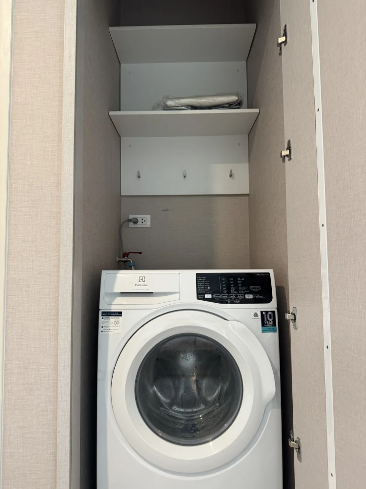 For rent: The Parkland Phetkasem Thapra, high floor unit, fully furnished, good ventilation. Book now!