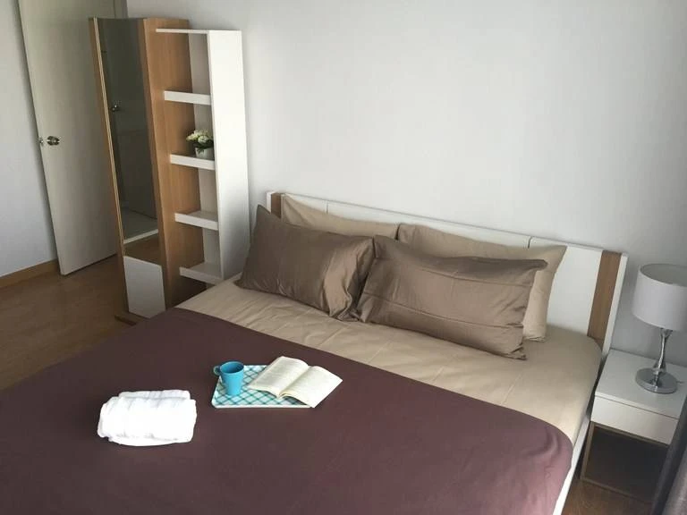 Spacious and comfortable rooms for rent at The Parkland Phetkasem. Fully furnished, just bring your belongings and move in! Book now before it's too l