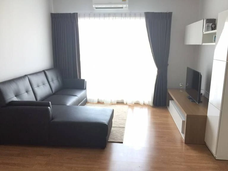 Spacious and comfortable rooms for rent at The Parkland Phetkasem. Fully furnished, just bring your belongings and move in! Book now before it's too l