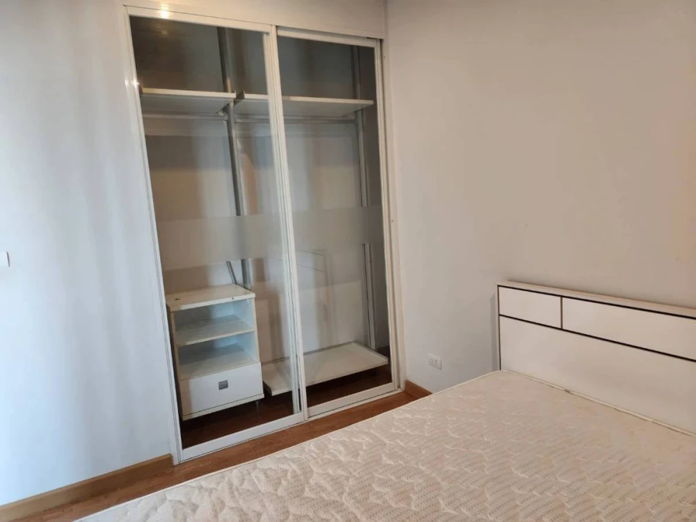 For rent: The Parkland Phetkasem, high floor, ready to move in, fully furnished, reserve now.