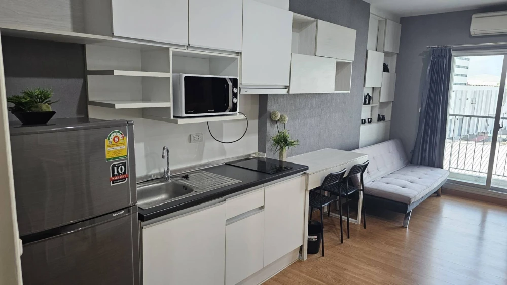 For rent: The Parkland Phetkasem, high floor, ready to move in, fully furnished, complete with amenities. Hurry and reserve now before it's too late!!