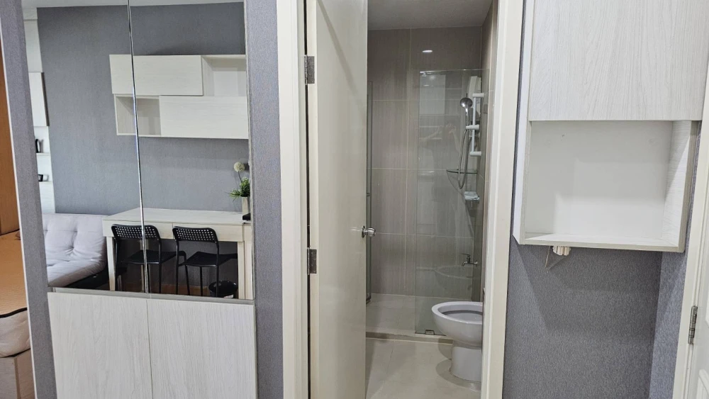 For rent: The Parkland Phetkasem, high floor, ready to move in, fully furnished, complete with amenities. Hurry and reserve now before it's too late!!