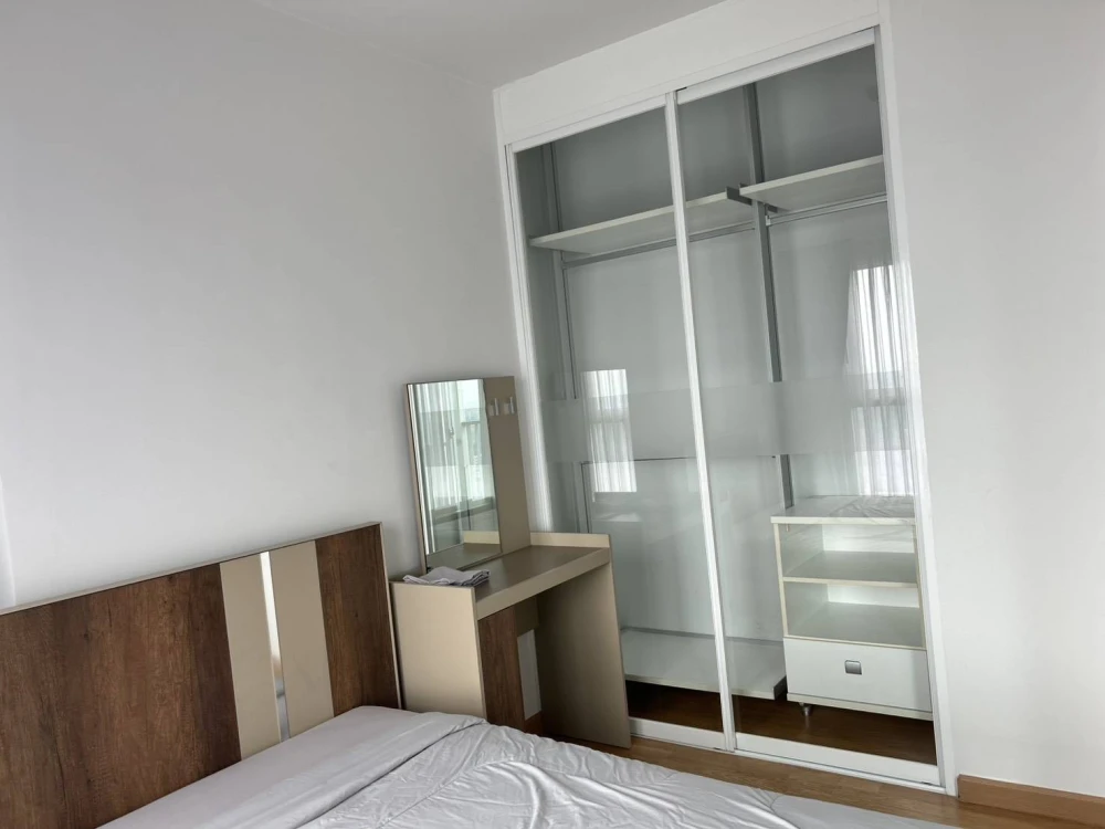 For rent: The Parkland Phetkasem, high floor unit, spacious and comfortable, fully furnished with complete amenities. Book now!+++