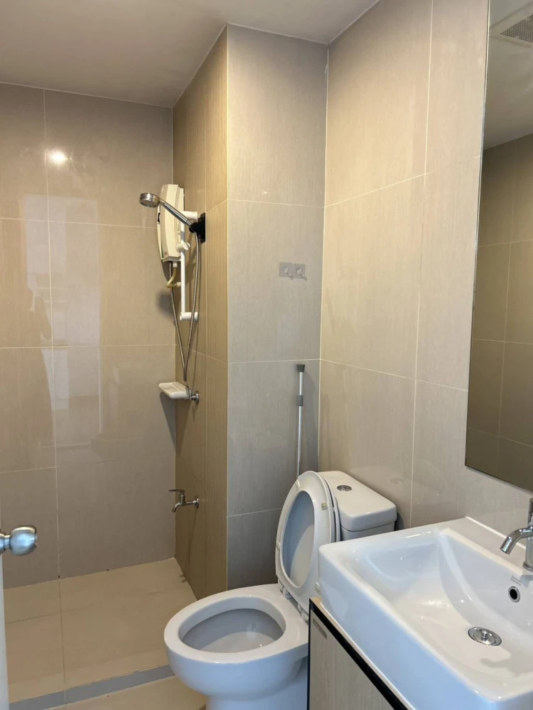 For rent: The Parkland Phetkasem, high floor unit, spacious and comfortable, fully furnished with complete amenities. Book now!+++