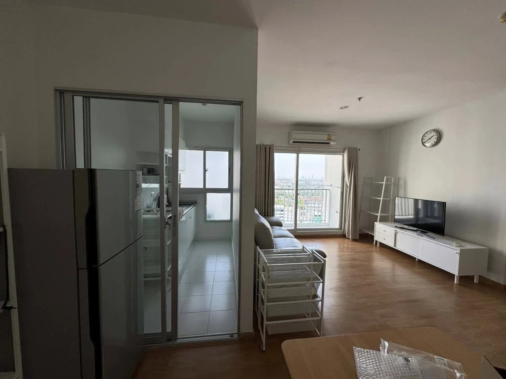 For rent: The Parkland Phetkasem. Nice, spacious high-floor unit. Book now!