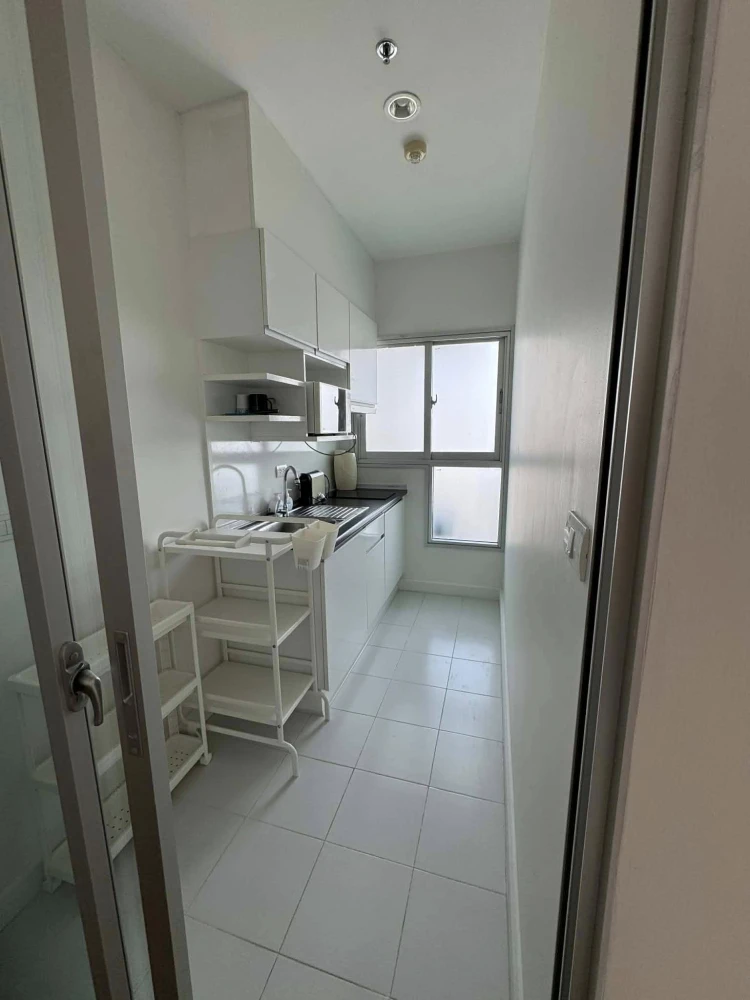 For rent: The Parkland Phetkasem. Nice, spacious high-floor unit. Book now!