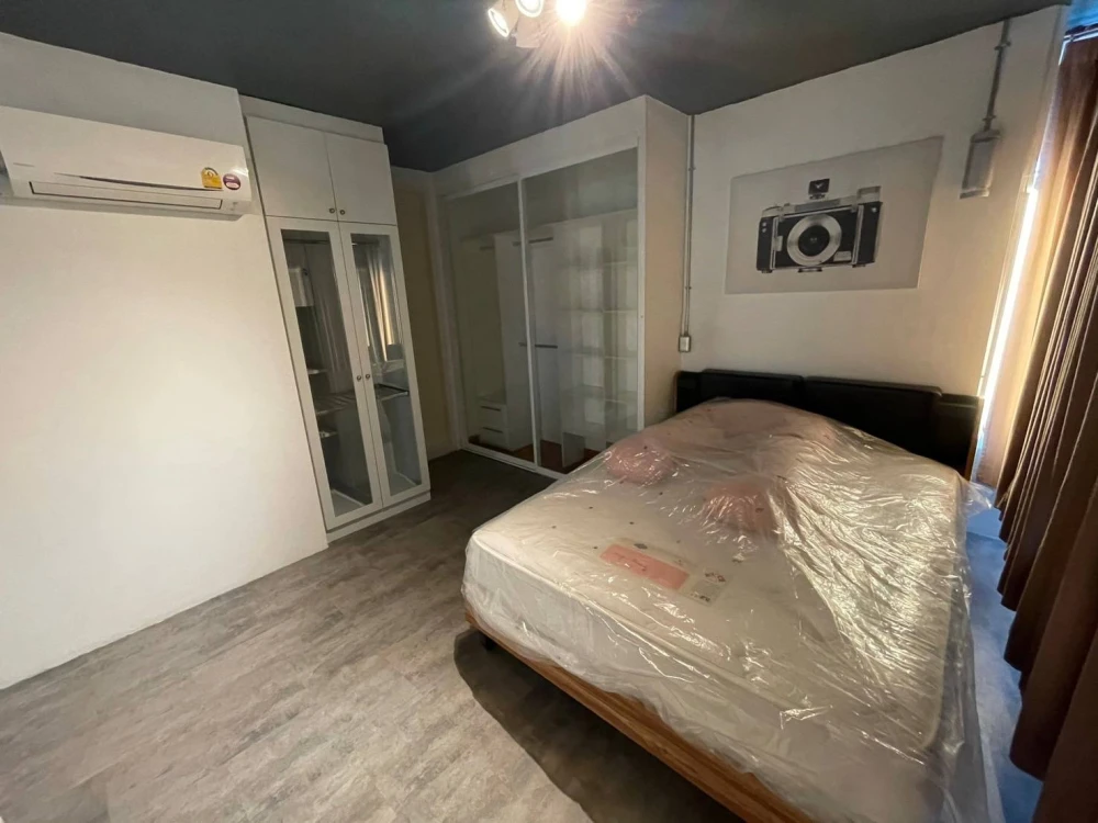 For rent: The Parkland Ratchada - Thapra, spacious room, lots of usable space, hurry up and reserve now, don't miss out.