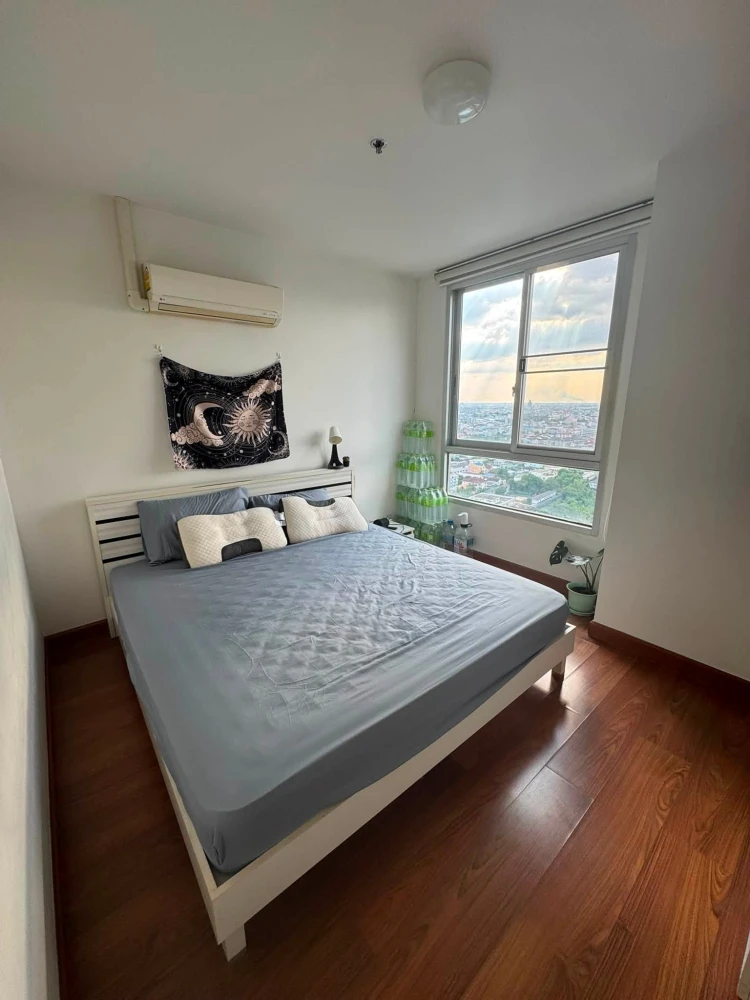 For rent: The Parkland Ratchada – Thapra. Large, comfortable room with ample living space and complete amenities. Move in immediately.