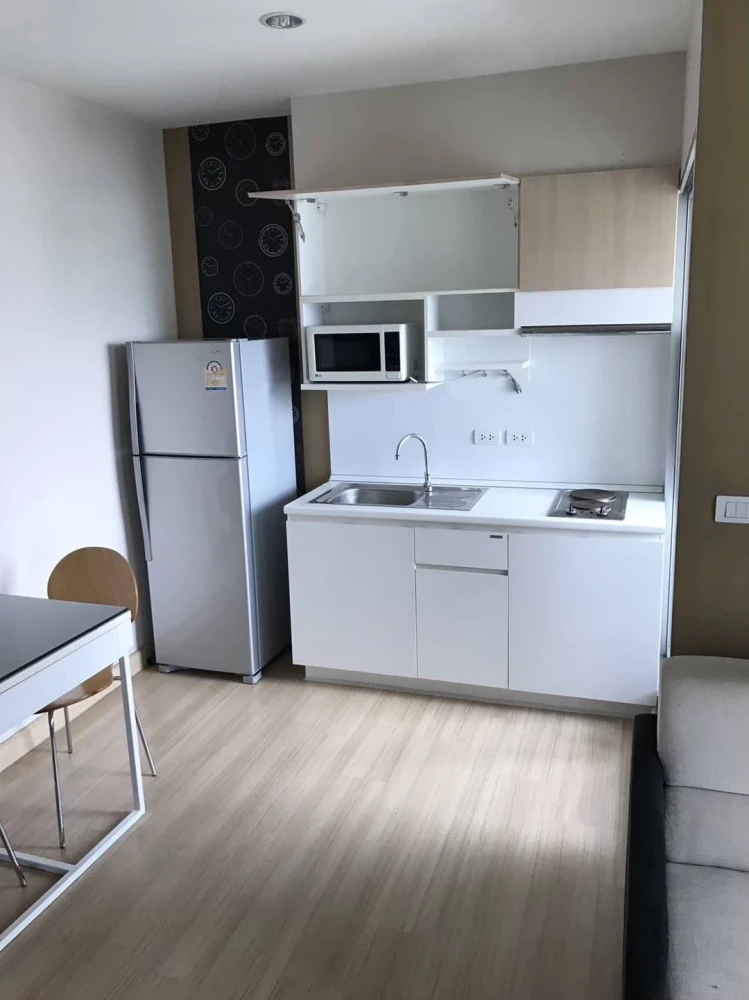 For rent: The Parkland Srinakarin Lakeside, high floor unit, spacious and comfortable. Book now!