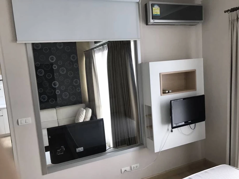 For rent: The Parkland Srinakarin Lakeside, high floor unit, spacious and comfortable. Book now!
