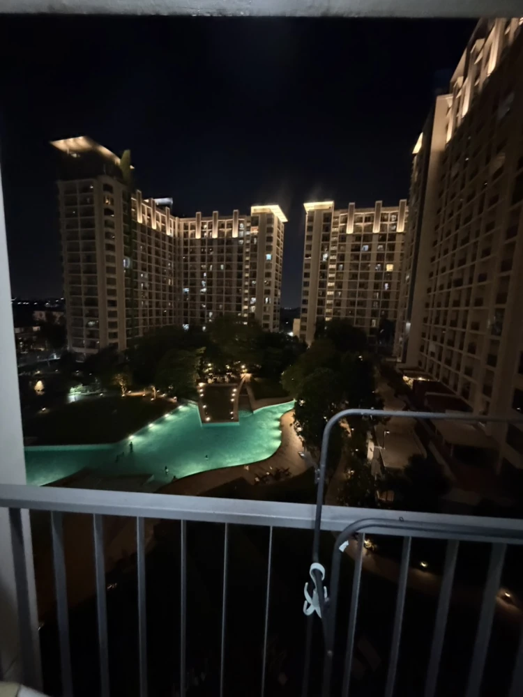 Spacious rooms with full furnishings available for rent at The Parkland Srinakarin. Book now!