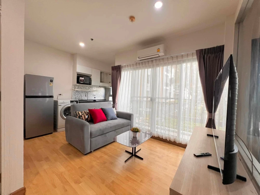 For rent: The Parkland Taksin-Thapra, 1 bedroom, 1 living room. All rooms have large, bright windows. Great value! Book now!