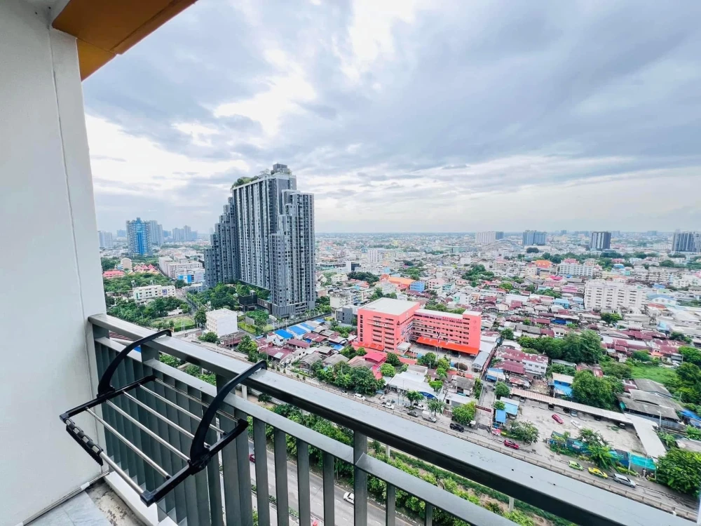 For rent: The Parkland Taksin-Thapra, a nice room with lots of usable space, decorated in a minimalist style, good location, book now.