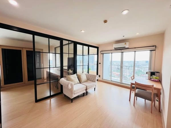 For rent: The Parkland Taksin-Thapra, a nice room with lots of usable space, decorated in a minimalist style, good location, book now.