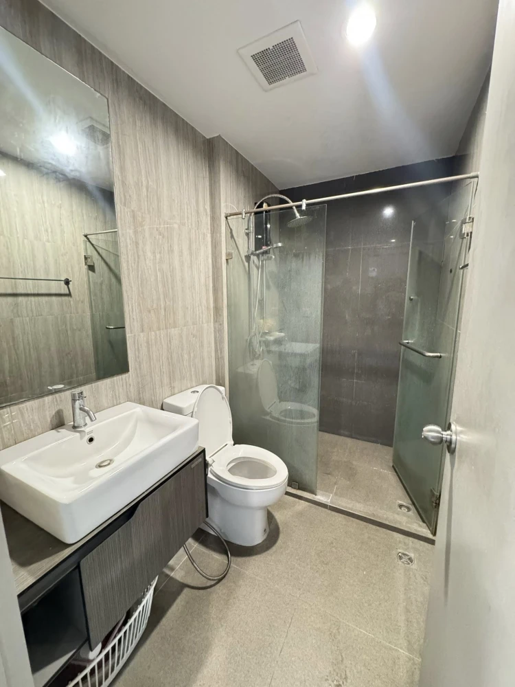 For rent: The Parkland Phetkasem 56, high floor room, ready to move in, fully furnished, reserve now.