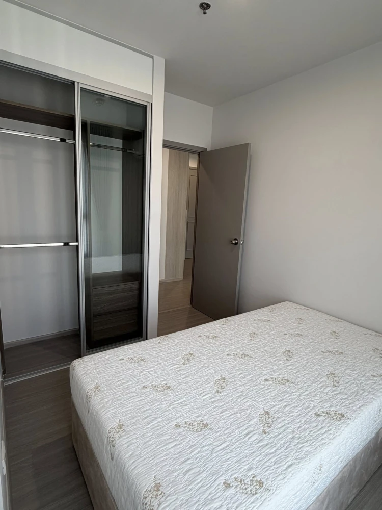 For rent: The Parkland Phetkasem 56. Ready-to-move-in unit with complete amenities and spacious living area. Book now, don't miss out!