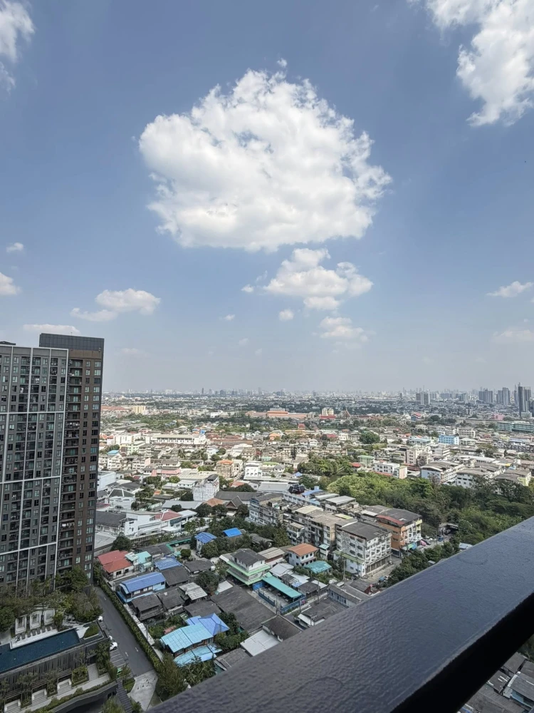 For rent: The Parkland Phetkasem 56. Ready-to-move-in unit with complete amenities and spacious living area. Book now, don't miss out!