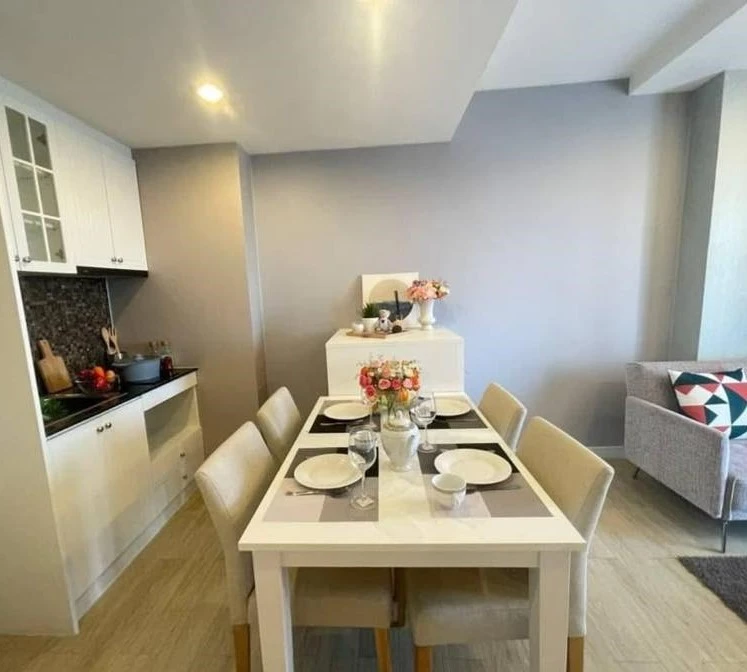 For rent: The Patio Bangsaen, corner room with privacy, fully furnished and equipped with electrical appliances, beautiful sea view, book now.