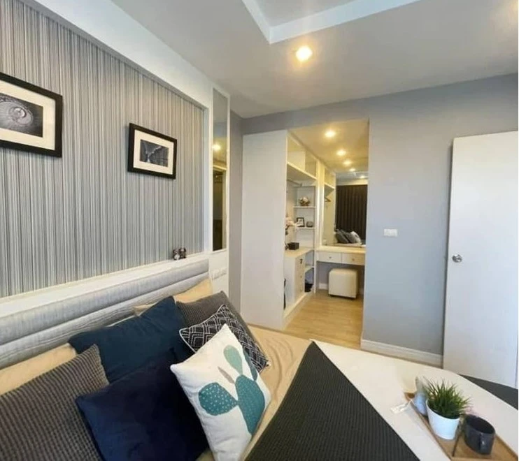 For rent: The Patio Bangsaen, corner room with privacy, fully furnished and equipped with electrical appliances, beautiful sea view, book now.