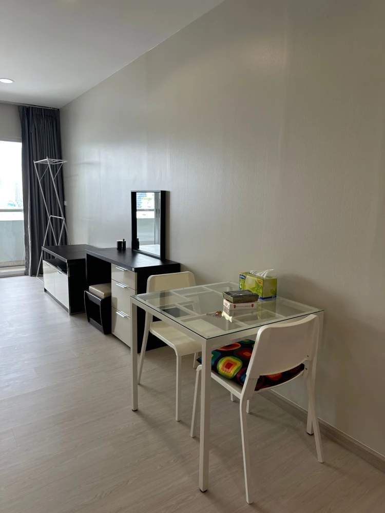 For rent: The Platinum, 16th floor, Baiyoke Tower view, fully furnished, reserve now, hurry!
