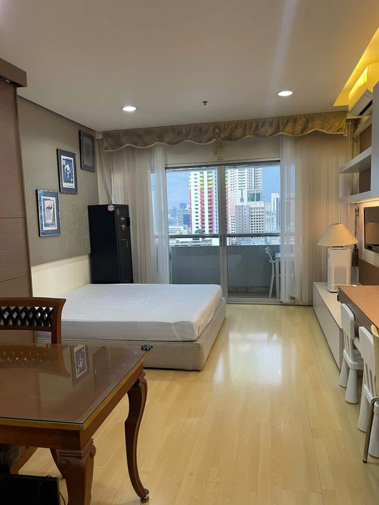 For rent: A beautiful unit at The Platinum, offering a relaxing atmosphere and full amenities—perfect for those working in the heart of the city.