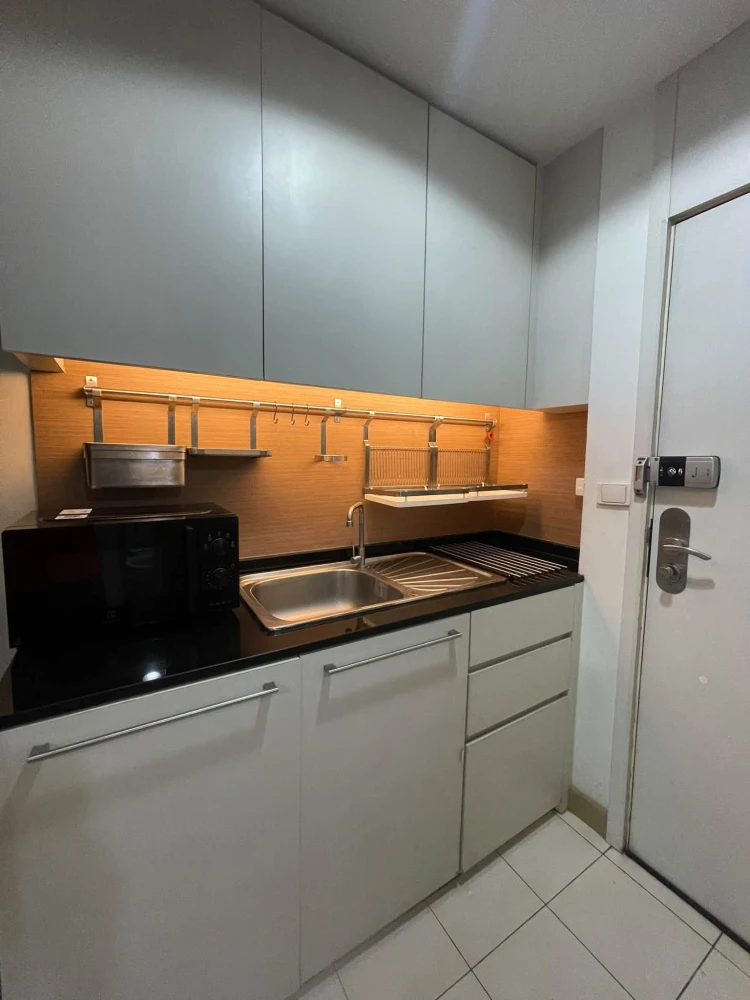For rent: A beautiful unit at The Platinum, offering a relaxing atmosphere and full amenities—perfect for those working in the heart of the city.