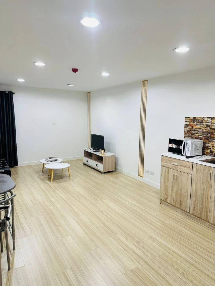 For rent: The Plenary Sathorn, 5th floor, fully furnished, very cool, ready to move in, book now, don't miss out.