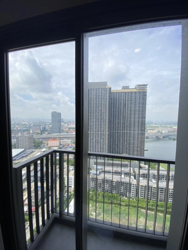For rent: The Politan Aqua, 1 bedroom, 1 bathroom, decorated in a theme, complete with furniture and appliances. Hurry and reserve now!