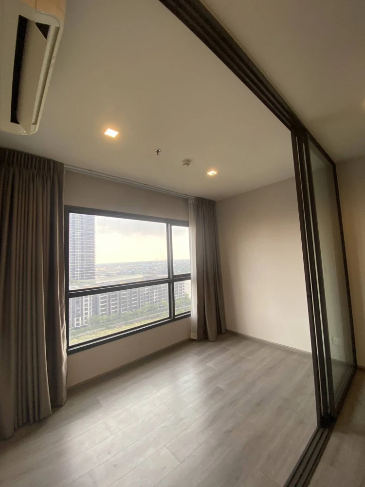 For rent: The Politan Aqua, 1 bedroom, 1 bathroom. Unobstructed view, beautiful Chao Phraya River view. Complete facilities. Book now!