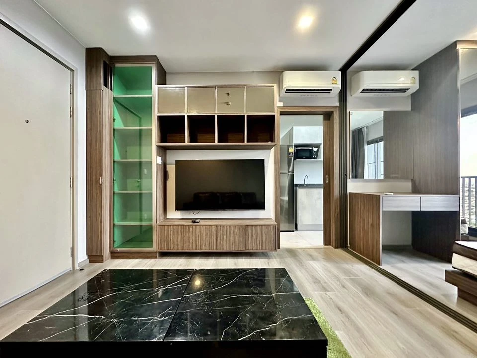For rent: The Politan Aqua, 18th floor, north side, good view, beautifully decorated, fully equipped, super cool, hurry and book now.