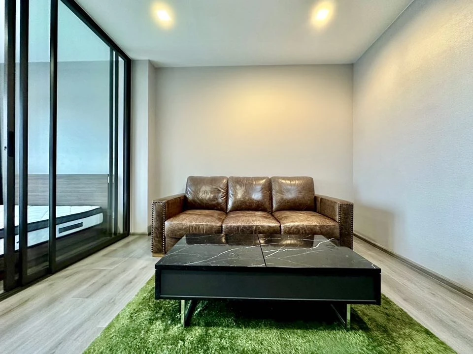For rent: The Politan Aqua, 18th floor, north side, good view, beautifully decorated, fully equipped, super cool, hurry and book now.