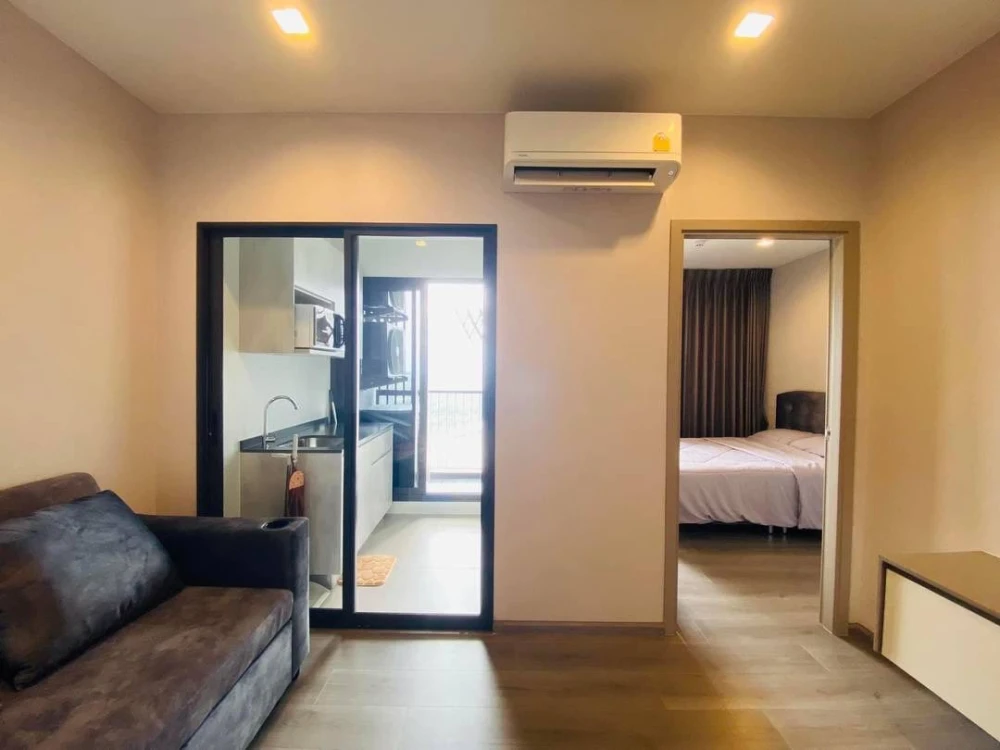 For rent: The Politan Aqua, 52nd floor, very high, Chao Phraya River view, north facing, cool and comfortable, not hot, must book.