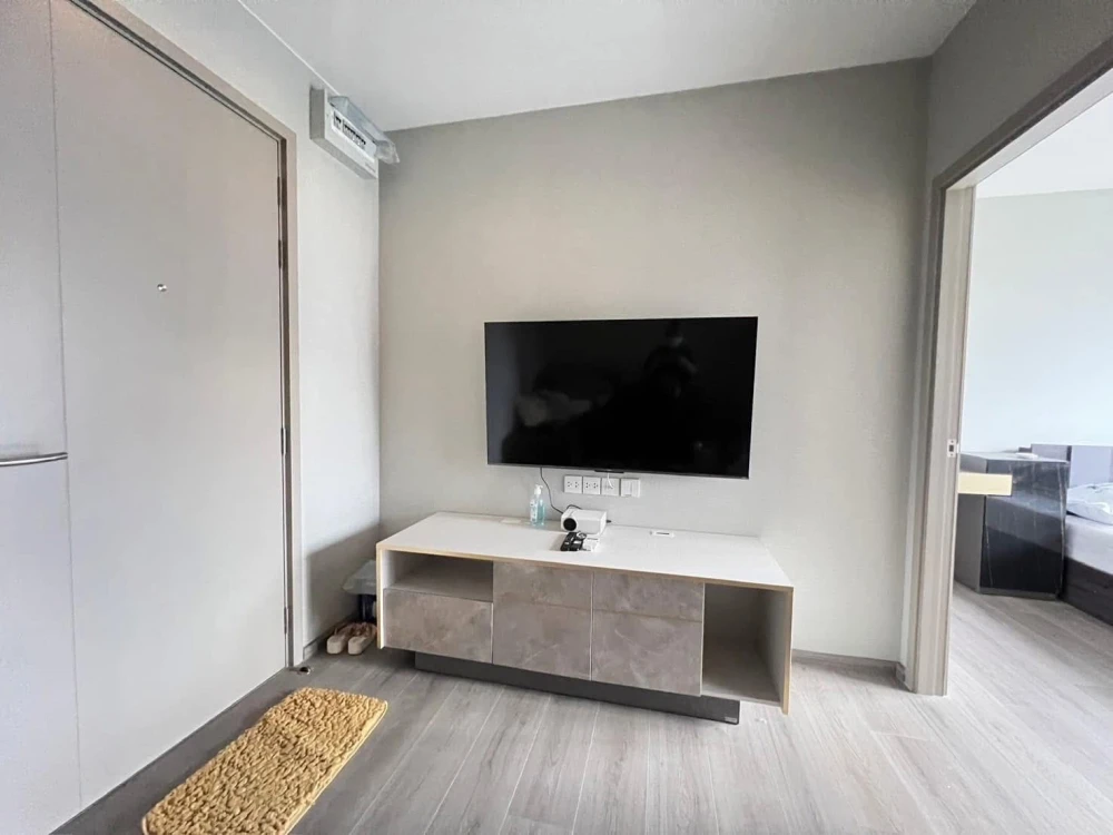 For rent: The Politan Aqua, high floor room, Chao Phraya River view, fully furnished, just bring your bags and move in.
