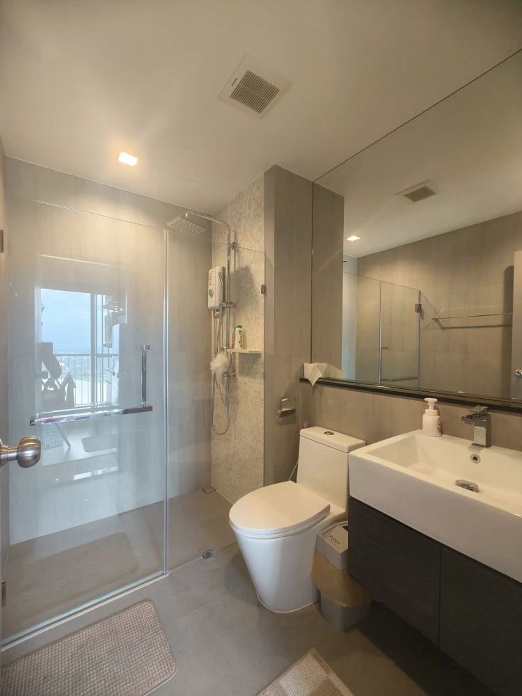 For rent: The Politan Aqua, north-facing room, stylishly decorated, built-in wall, fully furnished, book now.