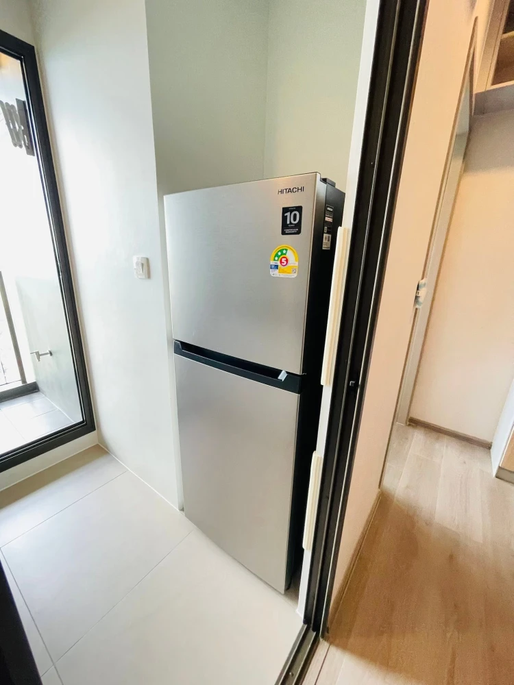 For rent: The Politan Aqua, North-facing unit with high-quality built-in furniture and stunning, unblocked Chao Phraya River view. Book now!
