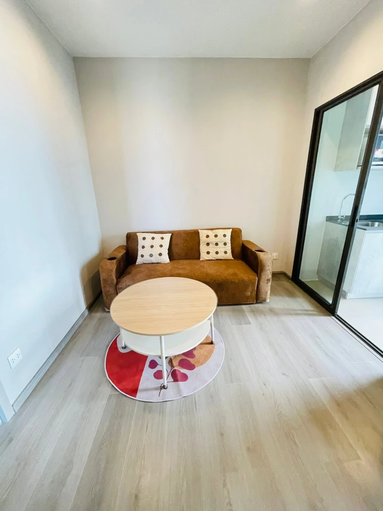 For rent: The Politan Aqua, North-facing unit with high-quality built-in furniture and stunning, unblocked Chao Phraya River view. Book now!