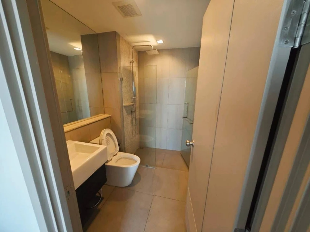 For rent: The Politan Rive, high floor room, ready to move in, fully furnished, hurry and reserve now before it's gone++