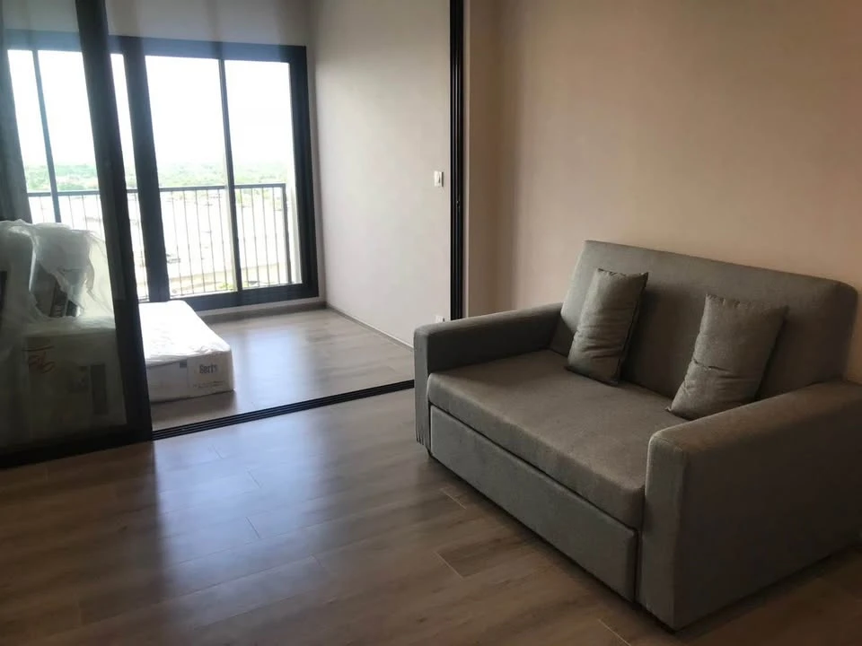 For rent: The Politan Rive condo. Fully furnished and equipped with appliances. Just bring your suitcase and move in! Don't miss out!