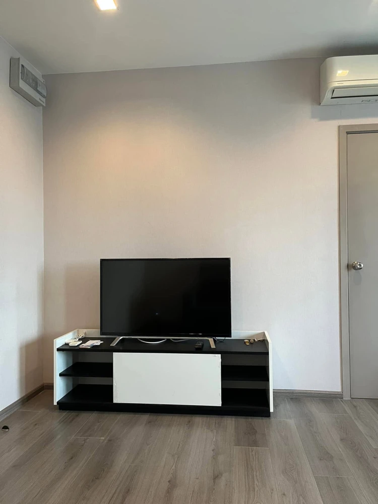 For rent: The Politan Rive condo. Fully furnished and equipped with appliances. Just bring your suitcase and move in! Don't miss out!