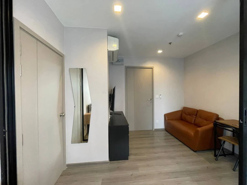For rent: The Politan Rive, ready to move in, fully furnished, high floor, river view, first come first served.
