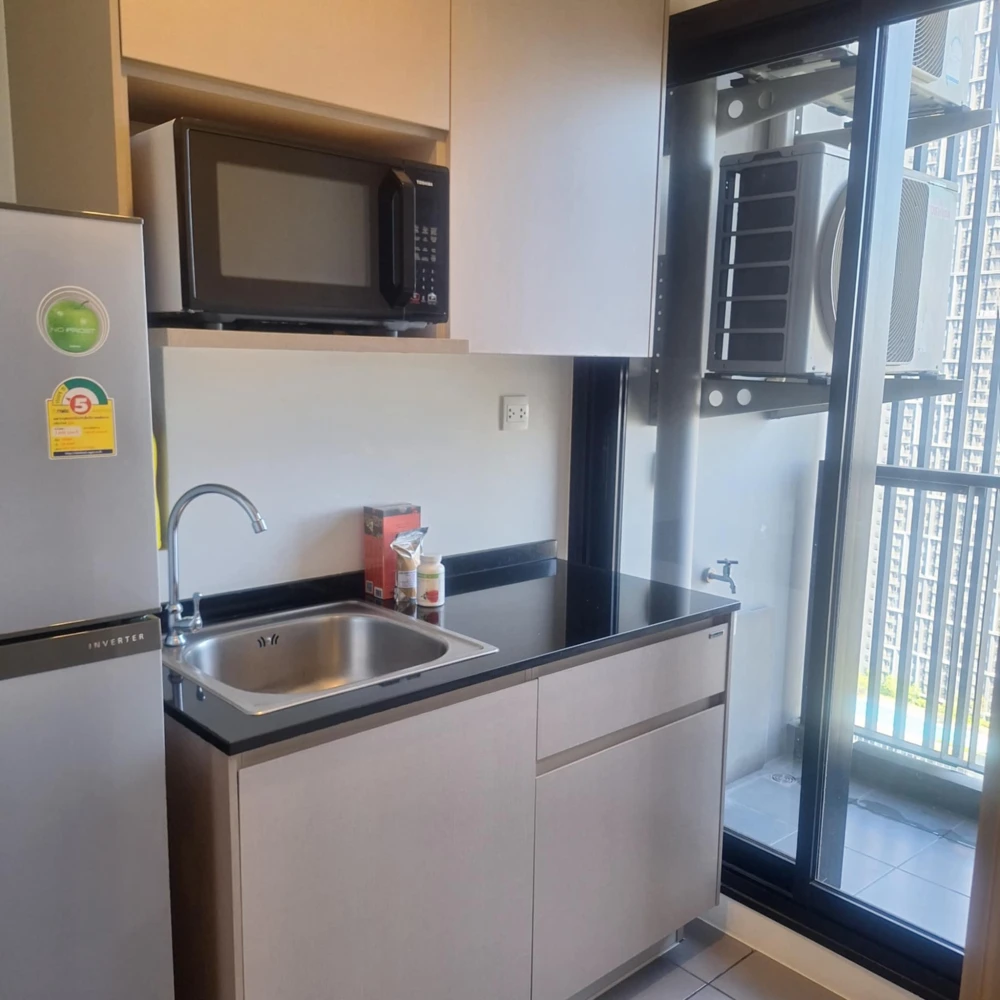 For rent: The Politan Rive, corner unit, north facing, with river/city views. Built-in furniture included. Ready to move in. Book now before it's too