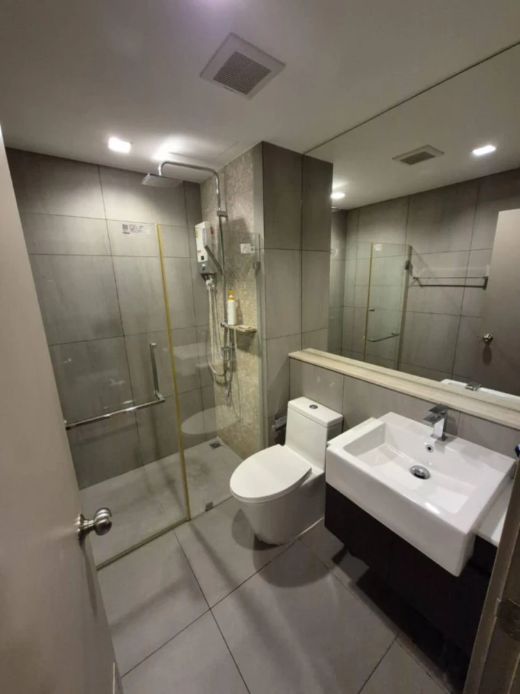 For rent: The Politan Rive, corner unit, north facing, with river/city views. Built-in furniture included. Ready to move in. Book now before it's too