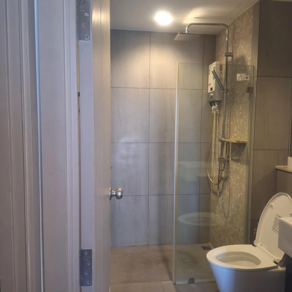 For rent: The Politan Rive, corner unit, north facing, with river/city views. Built-in furniture included. Ready to move in. Book now before it's too