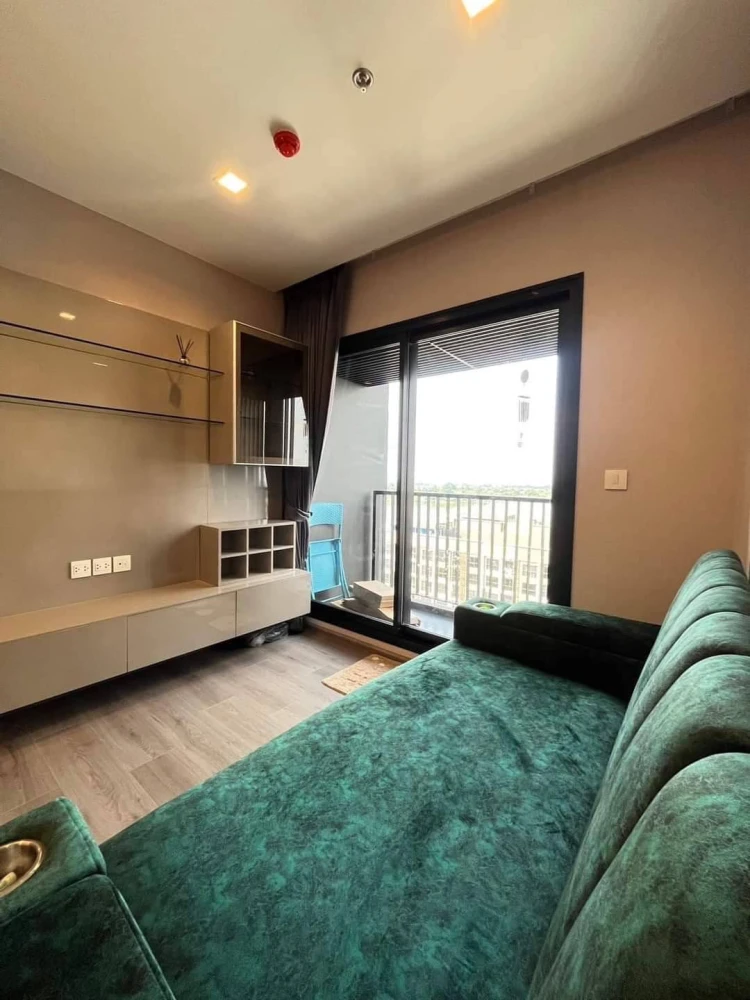 For rent: The Politan Rive, large, comfortable room, 12th floor, river and garden view, convenient and complete in one place. Come and reserve now.